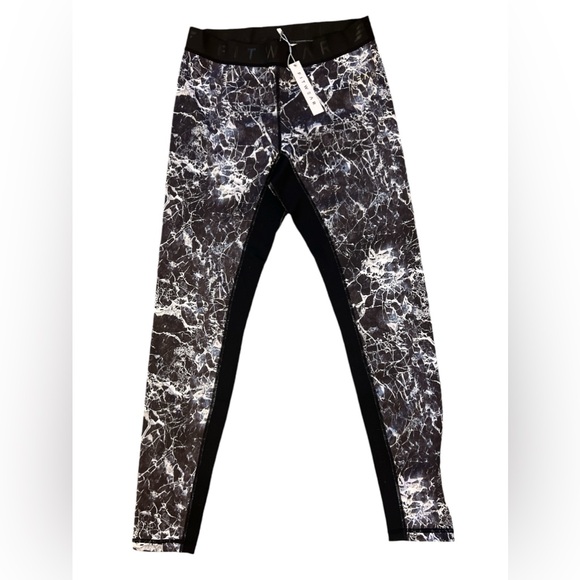 Fit Wear Women’s Matching Workout Outfit Sz Small Bottom/Sz L Top  Black & White - Picture 4 of 12